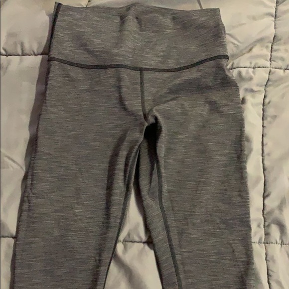 grey Lululemon wunder under leggings - Picture 1 of 1